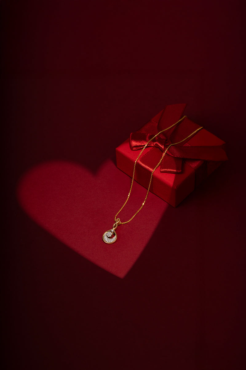 Timeless Loop Pendant