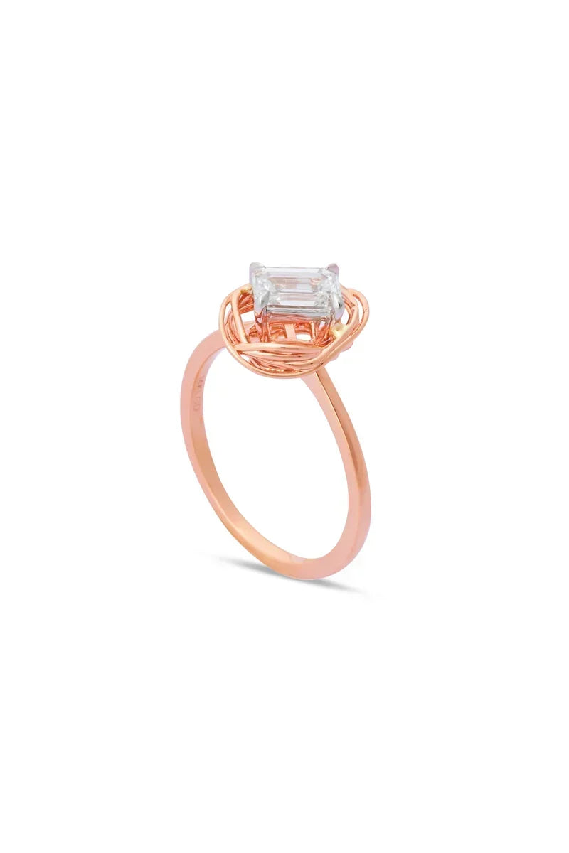 Solitaire vs Halo Engagement Rings: Which Style Should You Choose?
