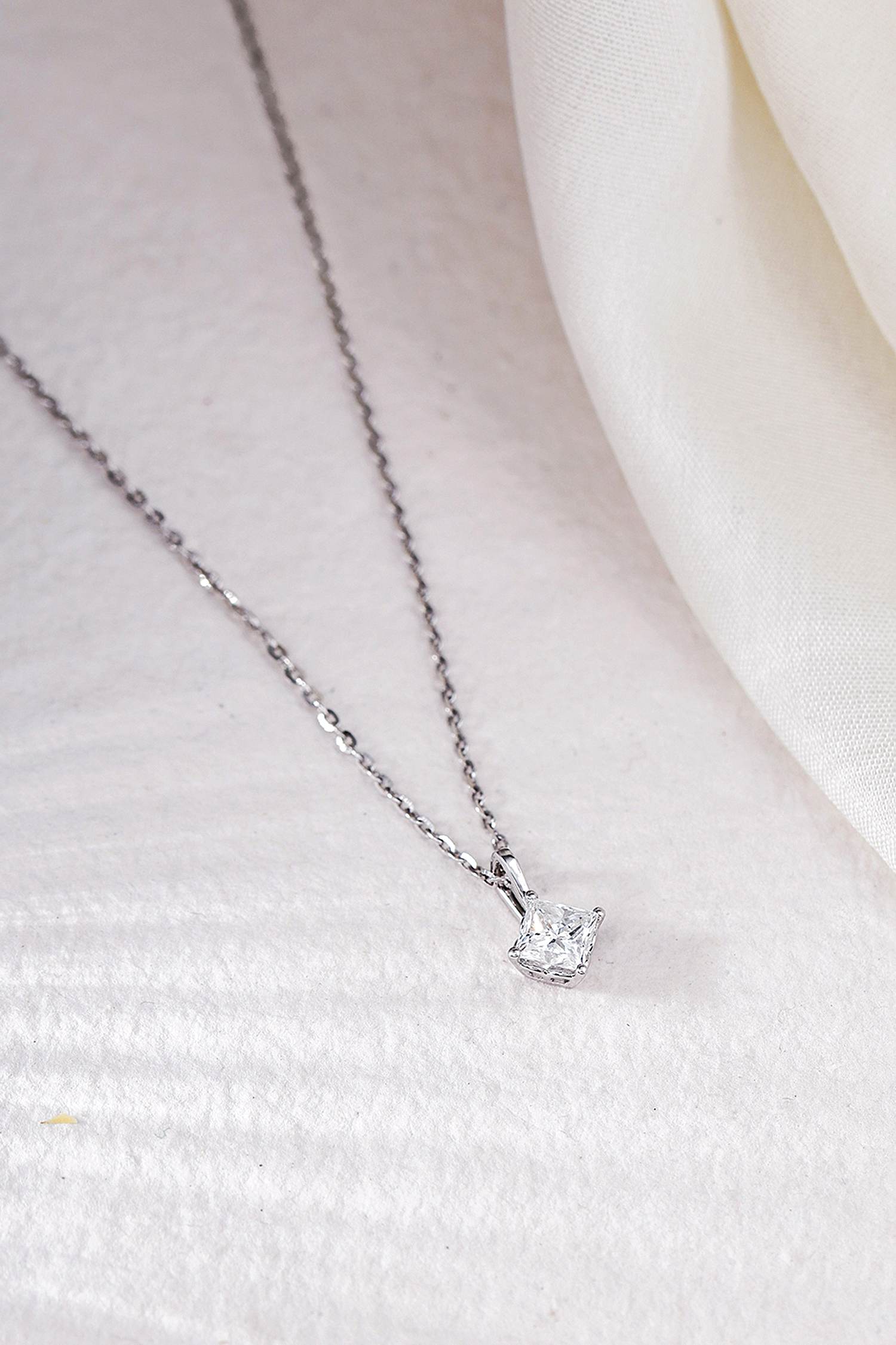 variant_43726833647713_0