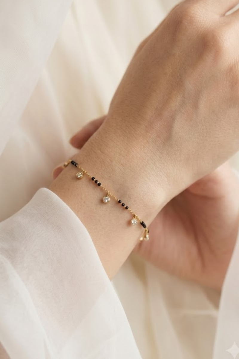 Floating Diamond Hand Mangalsutra