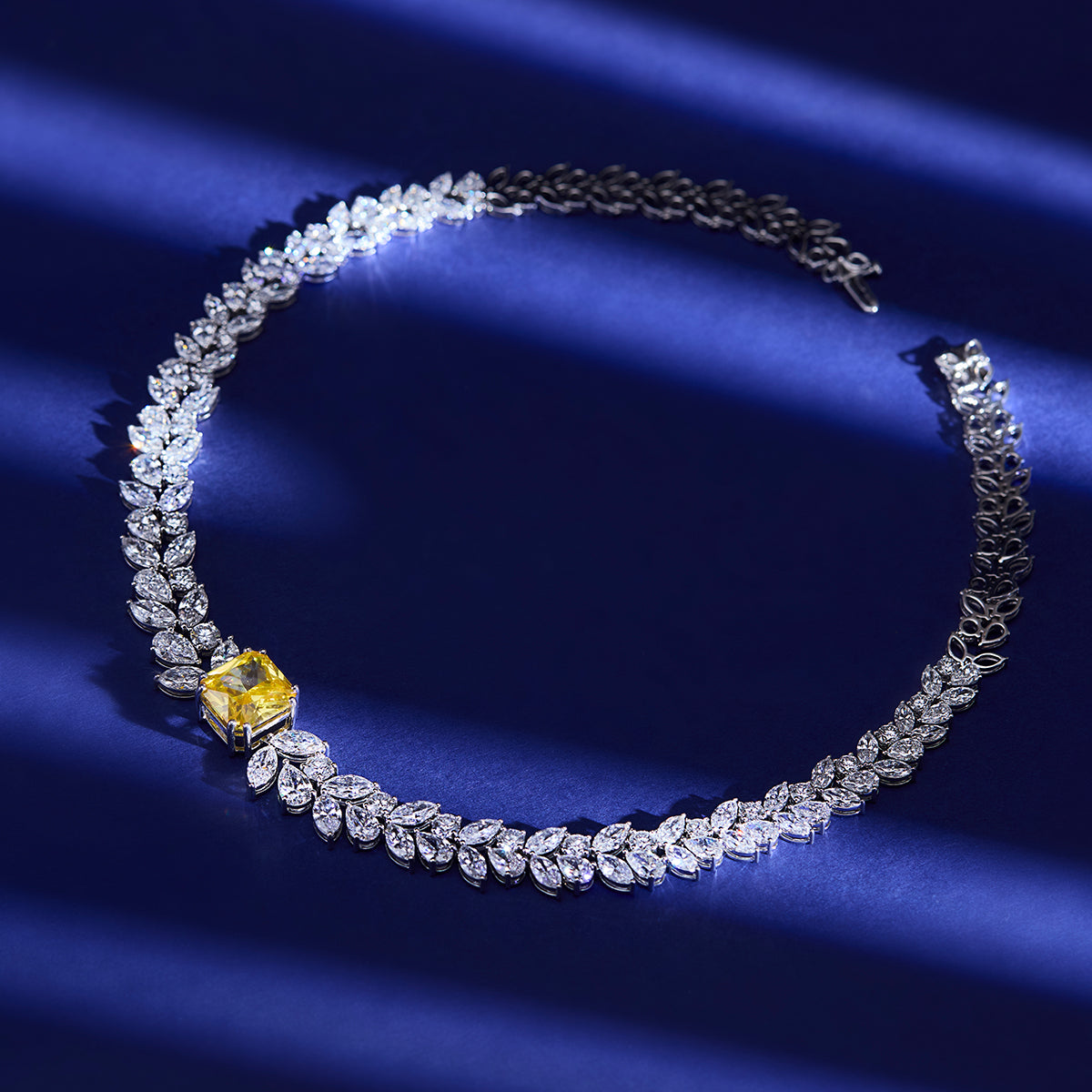 Yellow Majesty Leaf Necklace