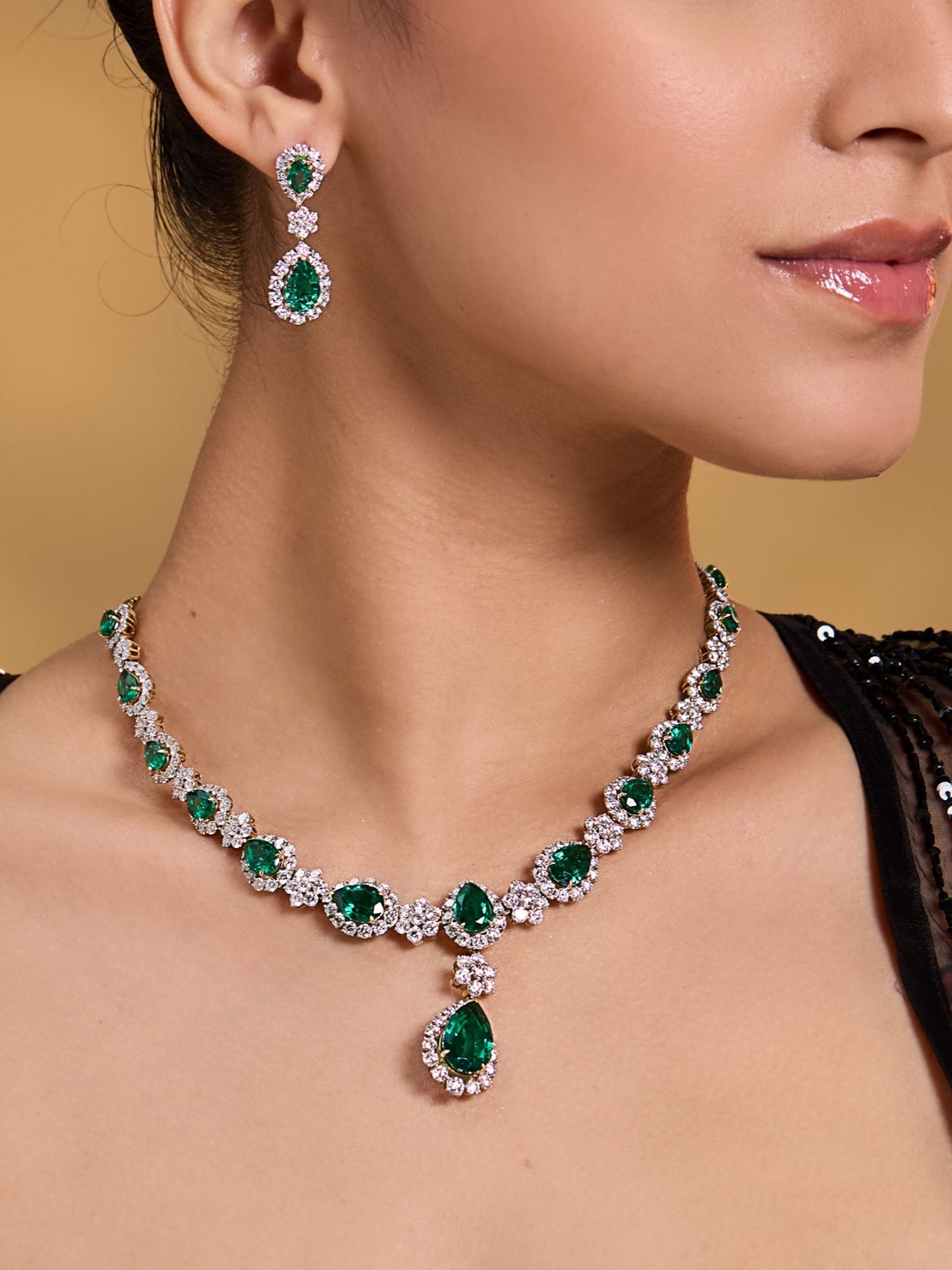 Pear Emerald Cluster Necklace